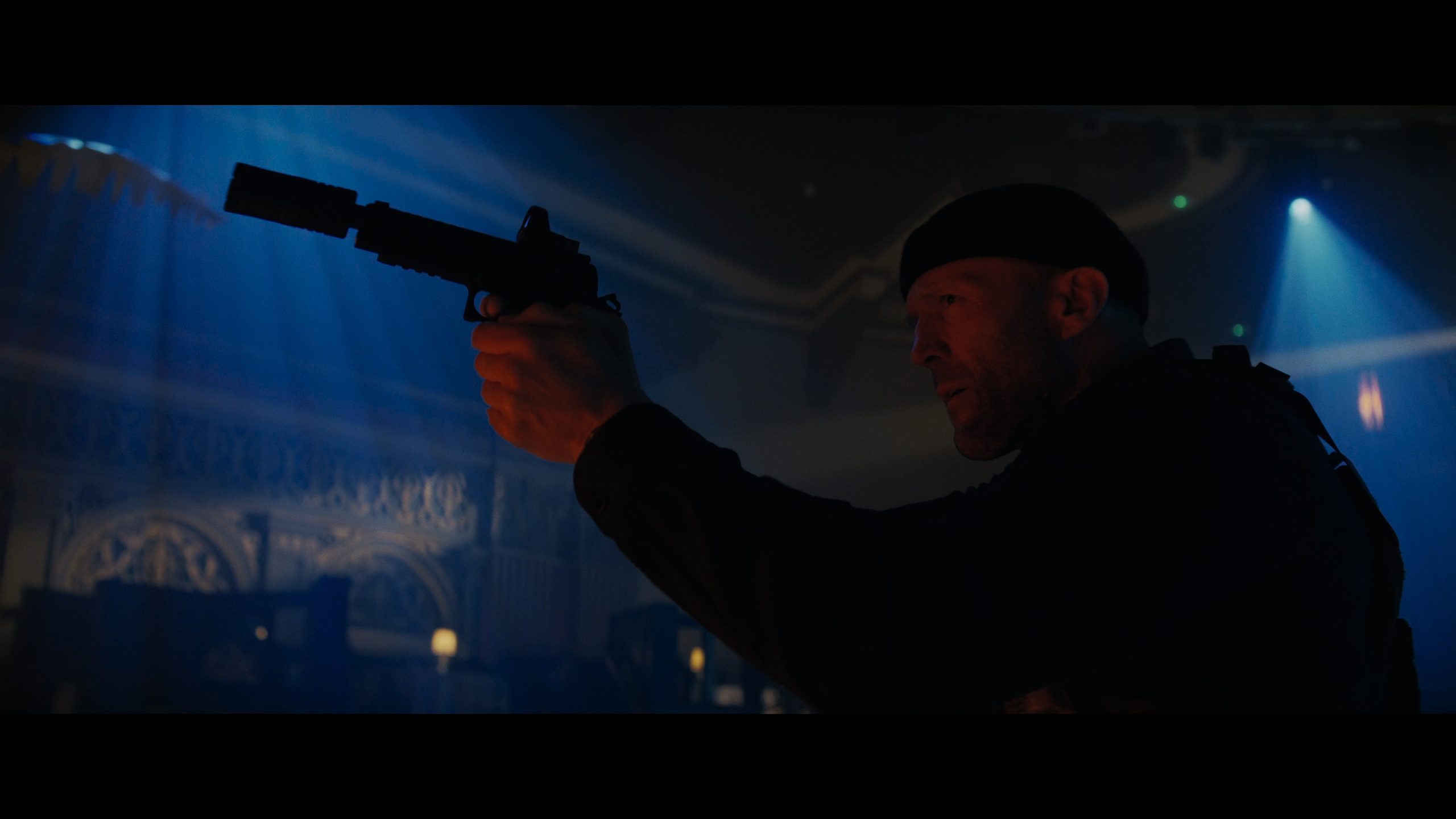 thumbnail image 2 of A Working Man 4K UHD Blu-ray - 2025 Thriller - R Rated - Brand New Sealed 2 of 6